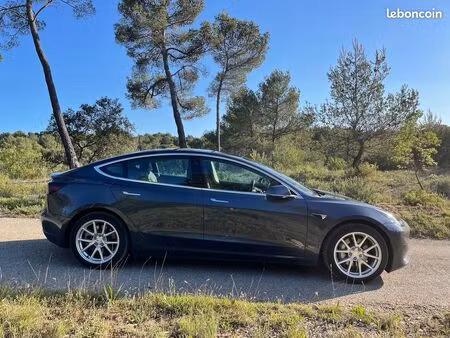Tesla Model 3 275