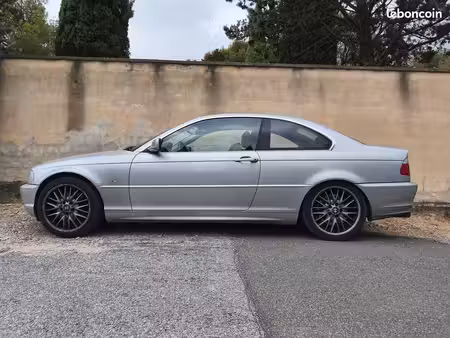 BMW Série 3 330i 3.0 231