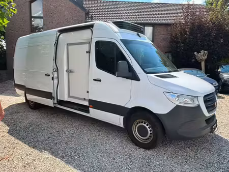 Mercedes-Benz Sprinter 319 163