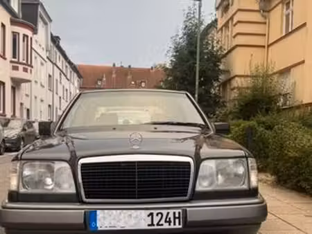 Mercedes-Benz Classe E 200 E 136