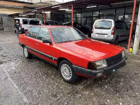 Audi 100 2.2