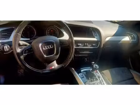Audi A4 2.0 TDI 143 S line