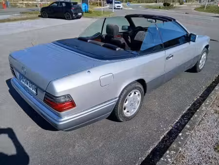 Mercedes-Benz Classe E E 200 136 Elegance