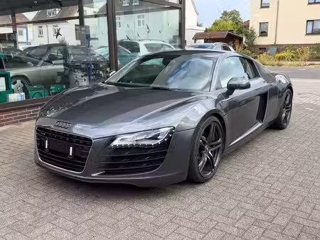 Audi R8 V8 4.2 FSI 420 quattro