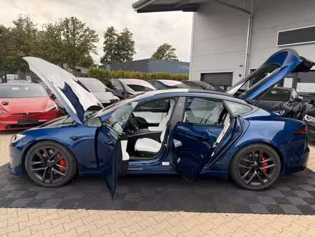 Tesla Model S Plaid 4x4