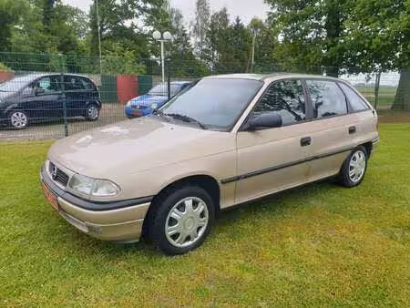 Opel Astra 1.6 75