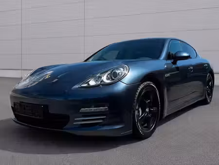 Porsche Panamera 4