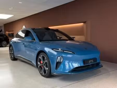 NIO ET5 