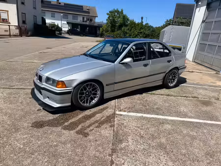 BMW Série 3 325i 2.5 192