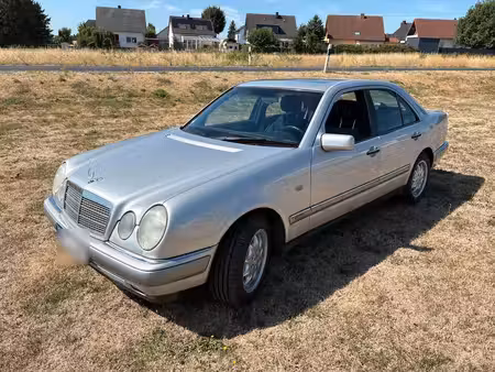 Mercedes-Benz Classe E E 280 V6 2.8 193