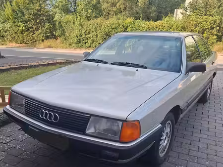 Audi 100 2.3