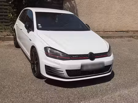 Volkswagen Golf GTI 2.0 TFSI 230