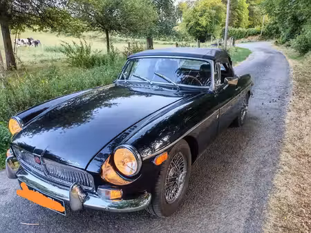 MG RV8 