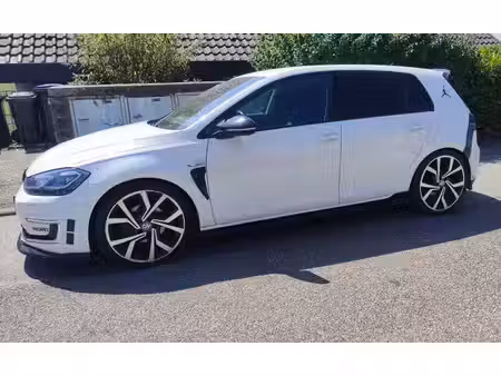 Volkswagen Golf 136