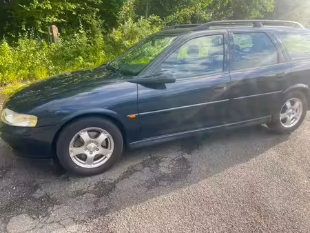 Opel Vectra 1.6 100