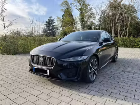 Jaguar XE D180 2.0 180 R Dynamic HSE
