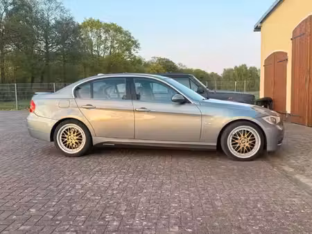 BMW Série 3 330i 3.0 258