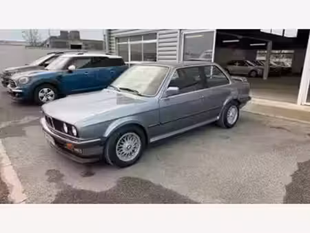 BMW Série 3 325i