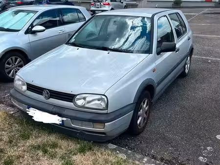 Volkswagen Golf 1.8 90
