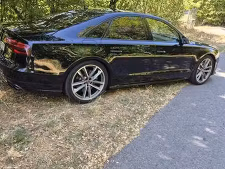 Audi A8 S8 V8 4.0 TFSI 605 quattro