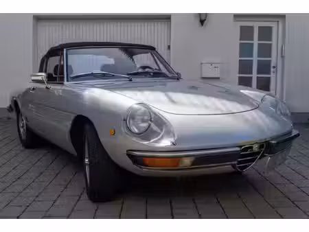Alfa Romeo Spider Duetto 