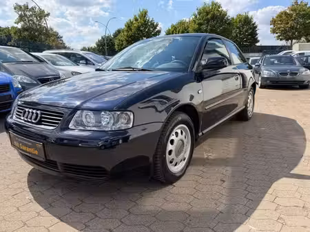 Audi A3 1.6 102 Ambiente