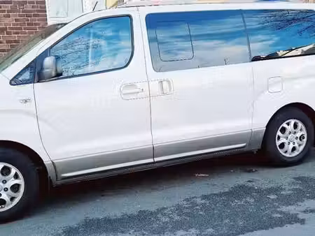 Hyundai Starex 