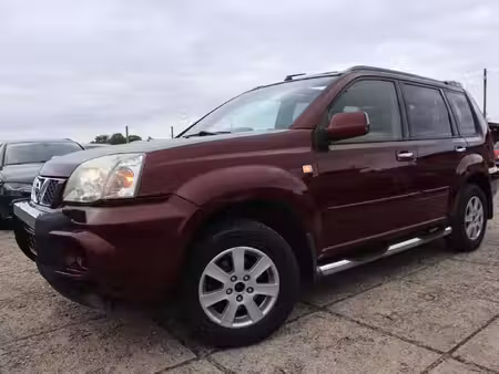 Nissan X-Trail 2.5 165 Elegance 4x4