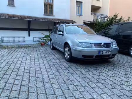 Volkswagen Bora 2.3 170 Highline 4Motion