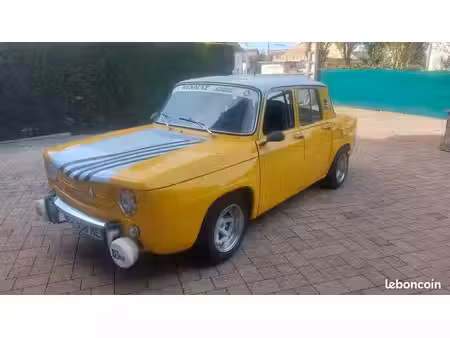 Renault R8 