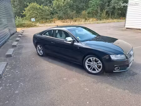 Audi A5 S5 V8 4.2 FSI 354 quattro