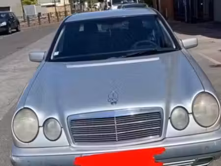 Mercedes-Benz Classe E E 200 Classic