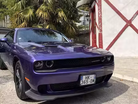 Dodge Challenger SXT Plus