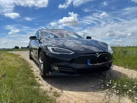 Tesla Model S 75d 332