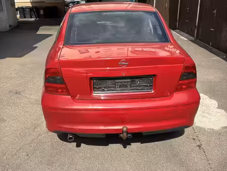 Opel Vectra 1.6 100 Comfort