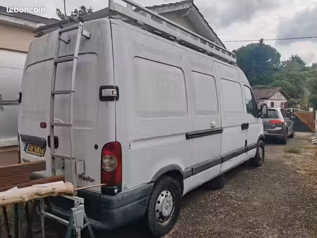 Renault Master 2.5 dCi 120