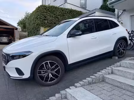 Mercedes-Benz EQA 300 228 AMG Line 4Matic