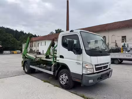 Mitsubishi Canter V6 3.0 175