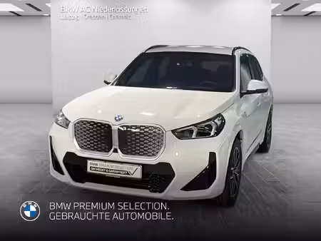BMW iX1 