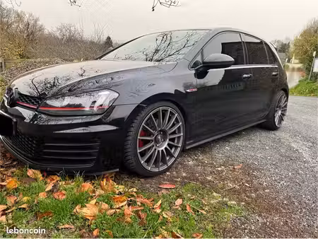 Volkswagen Golf GTI 2.0 TSI 220