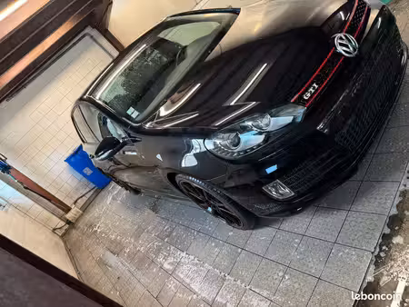 Volkswagen Golf GTI 2.0 TSI 235