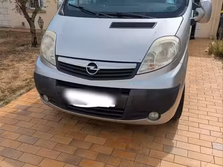 Opel Vivaro 2.5 CDTI