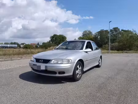 Opel Vectra 1.8 100 Edition