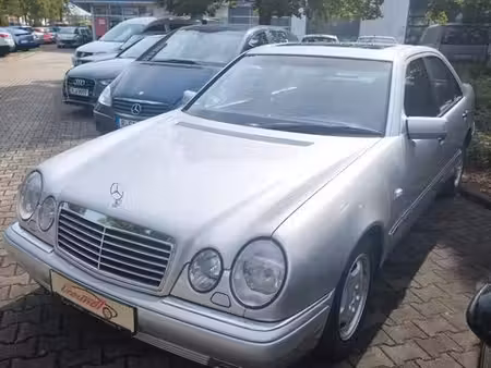Mercedes-Benz Classe E E 230 Avantgarde