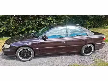 Opel Omega V6 3.0 210