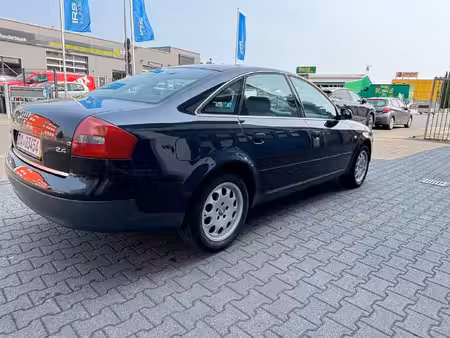 Audi A6 V6 2.4 165