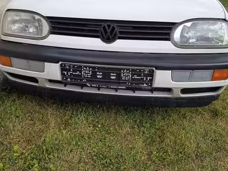 Volkswagen Golf 1.8 75