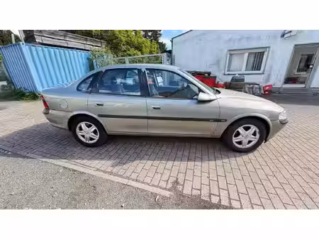 Opel Astra 2.0 150 GSI