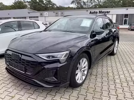 Audi Q8 55 408 S line quattro