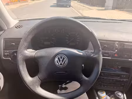 Volkswagen Golf 1.4 75 Confortline